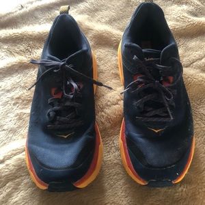 Hoka challenger ATR 6 tennis shoes p2843